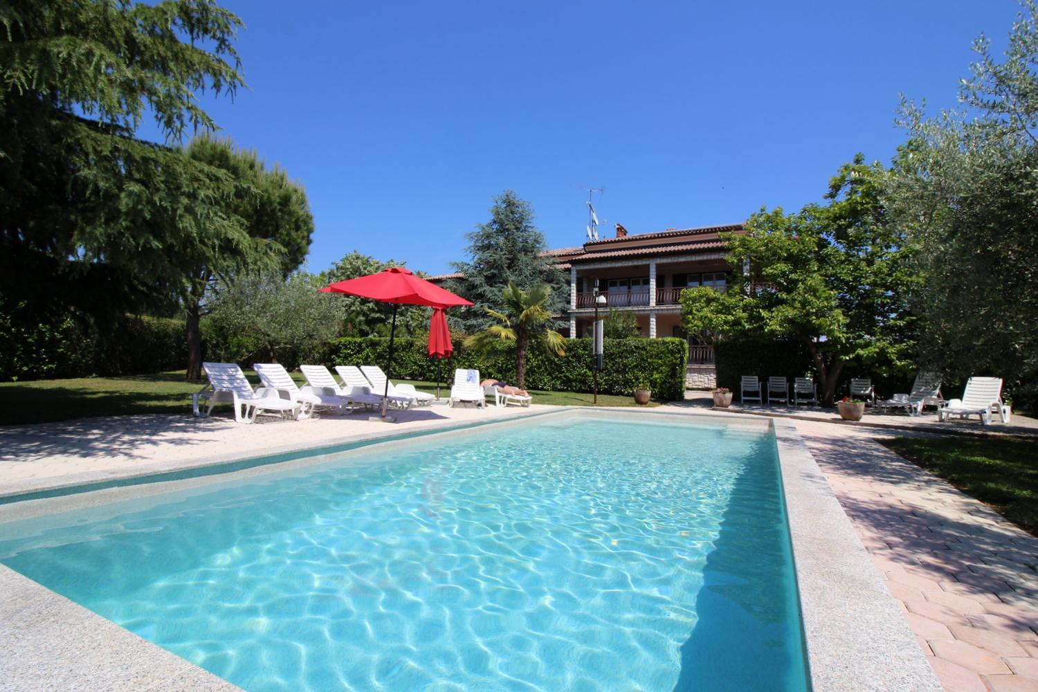 Apartment Lorena With Pool Porec